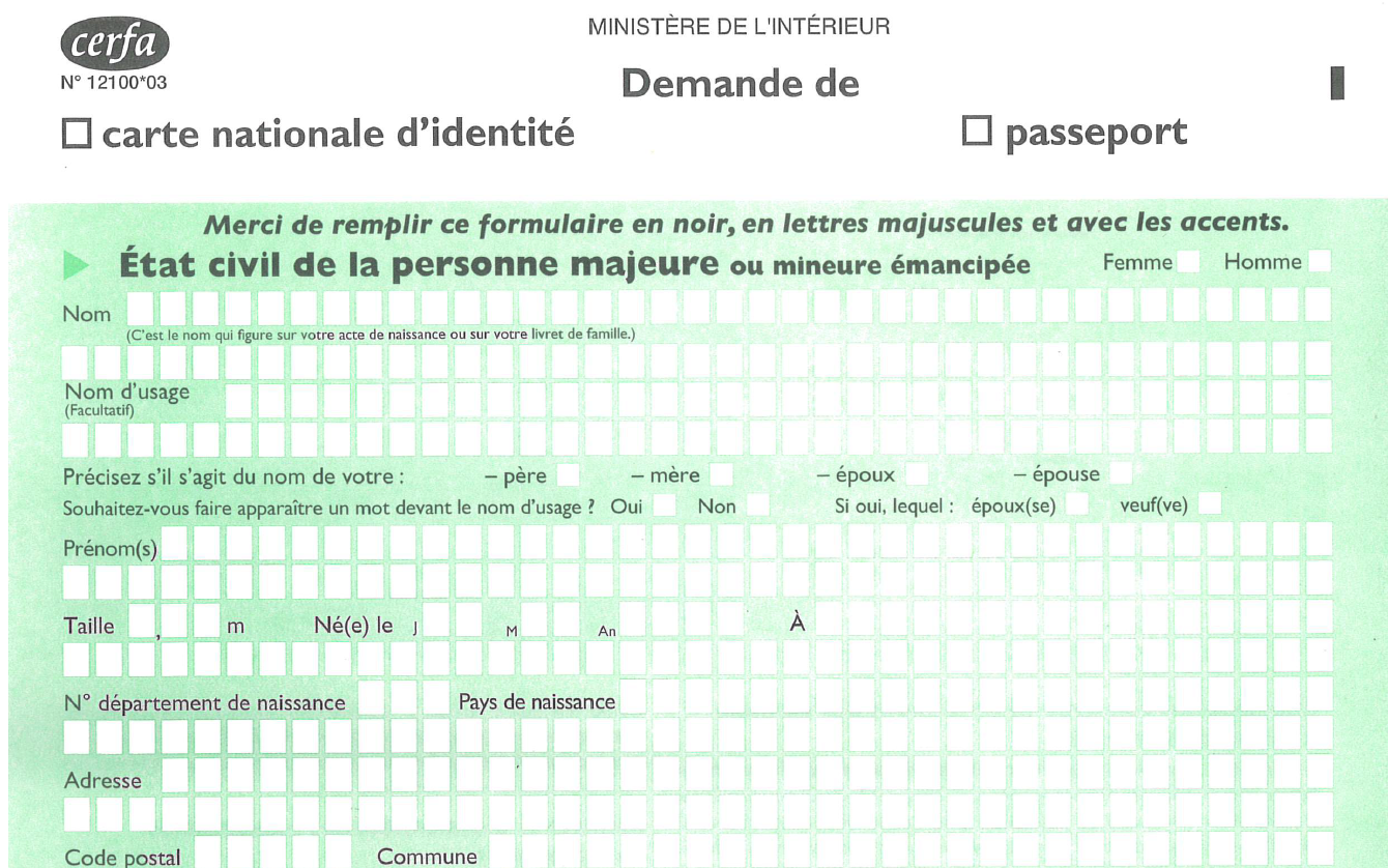 Formulaire de passeport ou carte d'identité pour majeur 