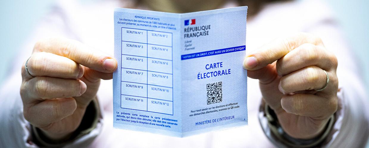 ÉLECTION 2022 : DISTRIBUTION DES CARTES ÉLECTORALES.